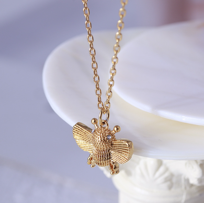 Bee and Daisy Necklace