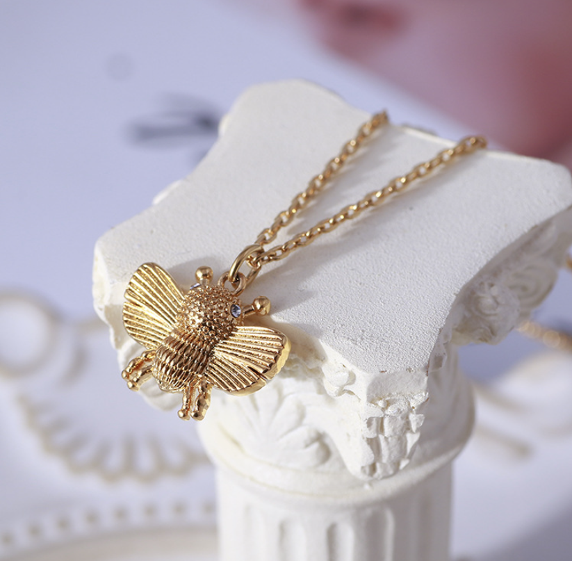 Bee and Daisy Necklace