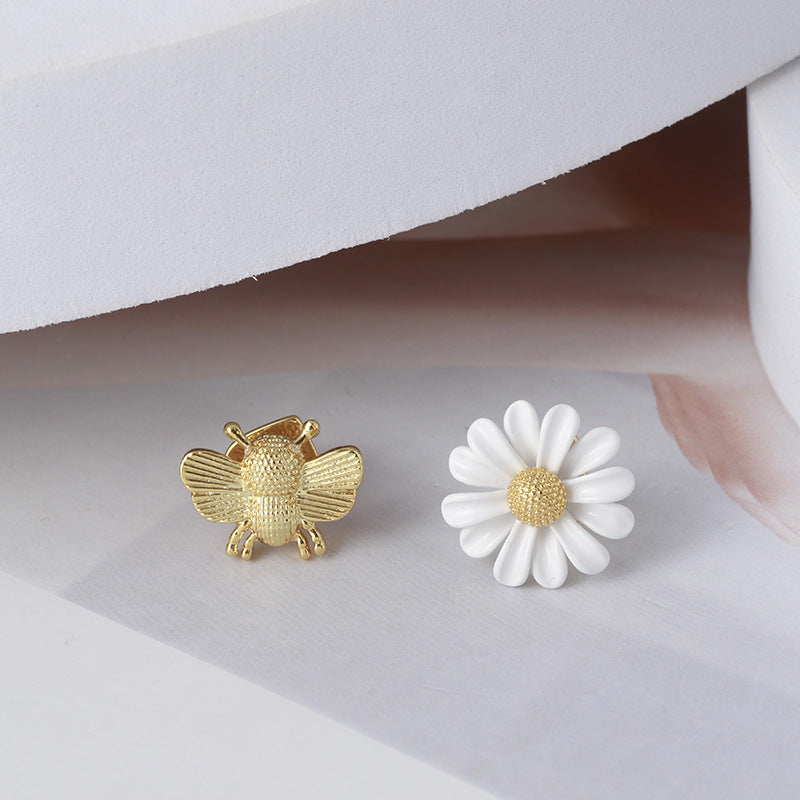 Bee and Daisy Stud Earrings