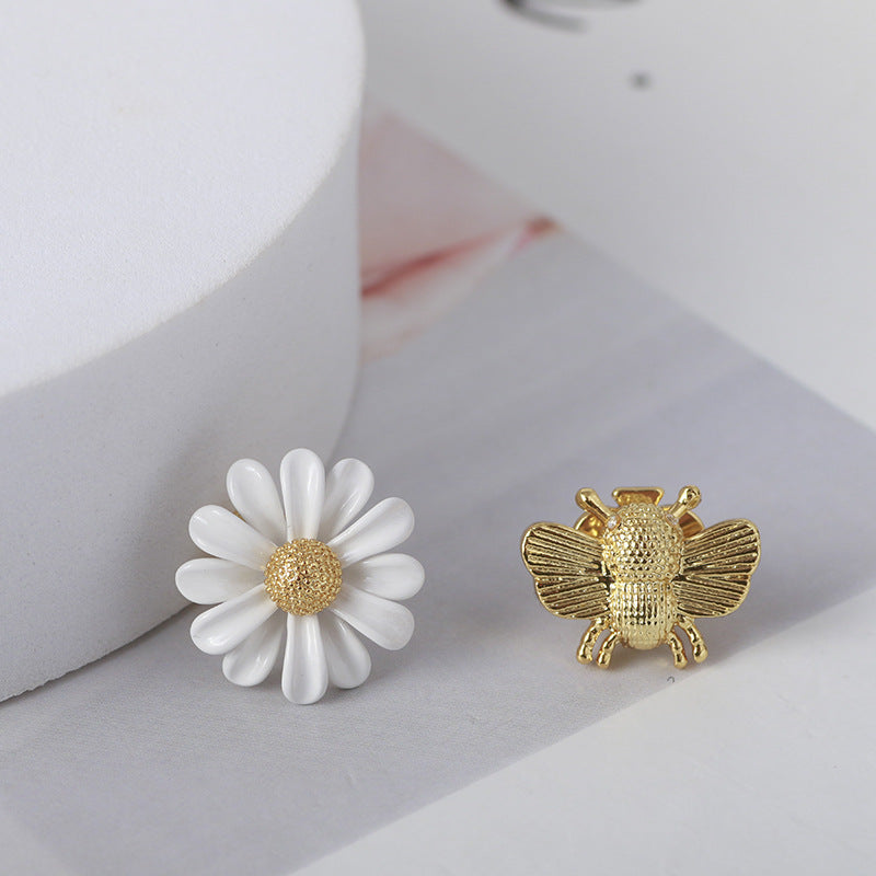 Bee and Daisy Stud Earrings