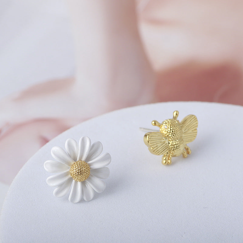 Bee and Daisy Stud Earrings