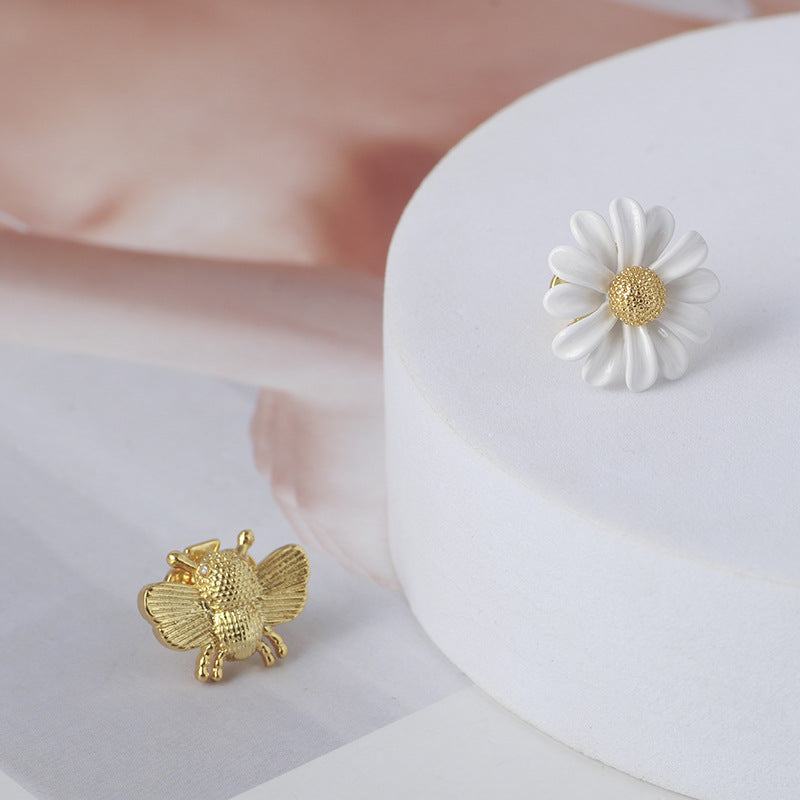 Bee and Daisy Stud Earrings