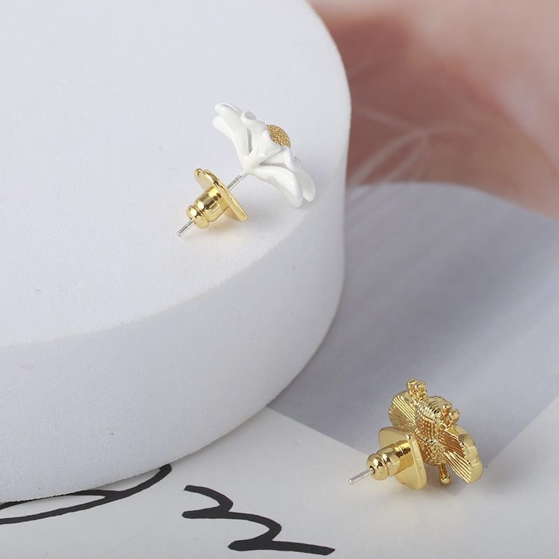 Bee and Daisy Stud Earrings