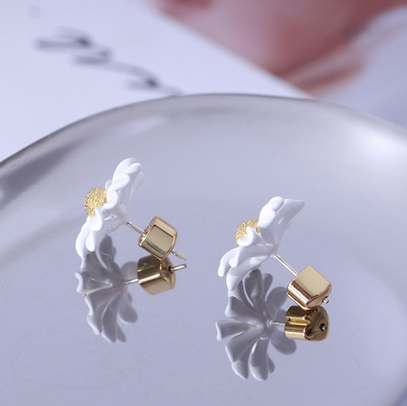 Daisy Stud Earrings