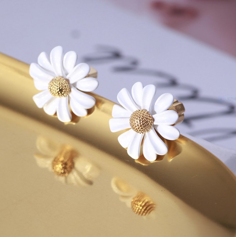 Daisy Stud Earrings