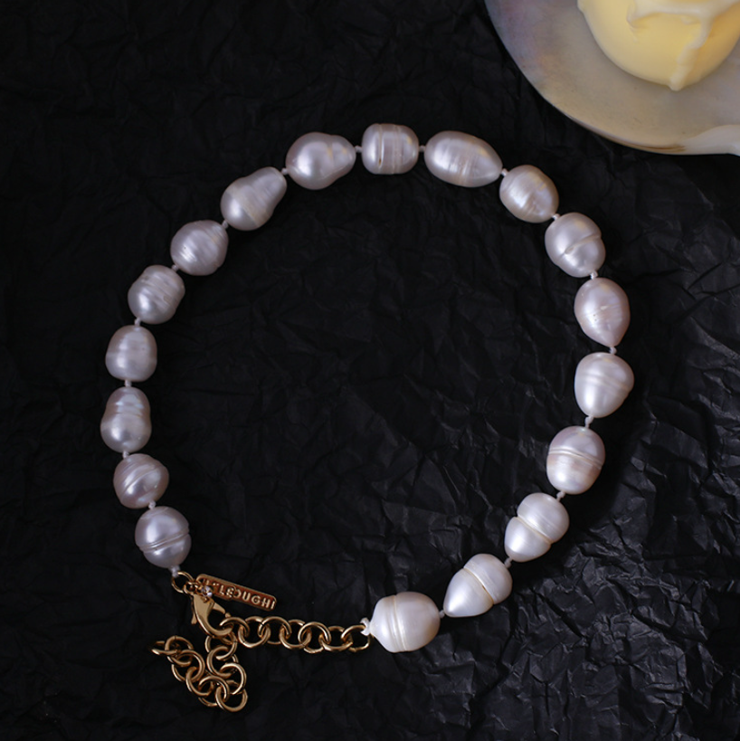 Pearl Collar Necklace