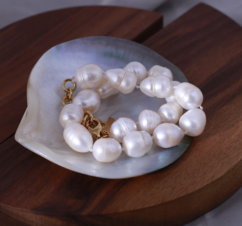 Pearl Collar Necklace