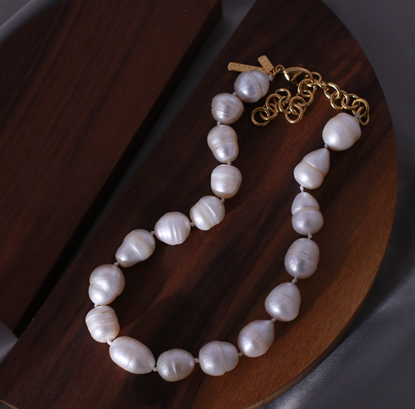 Pearl Collar Necklace