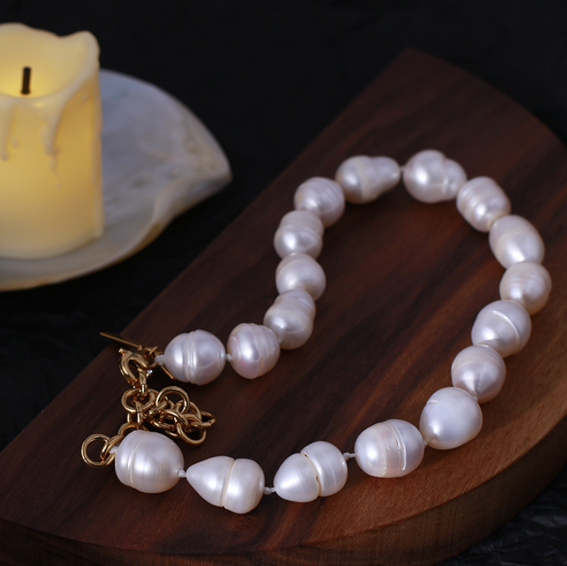 Pearl Collar Necklace