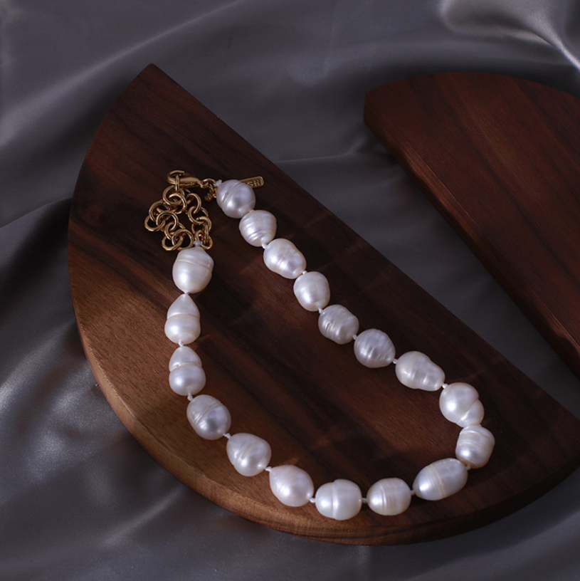 Pearl Collar Necklace