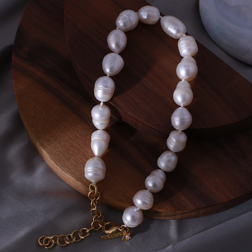 Pearl Collar Necklace