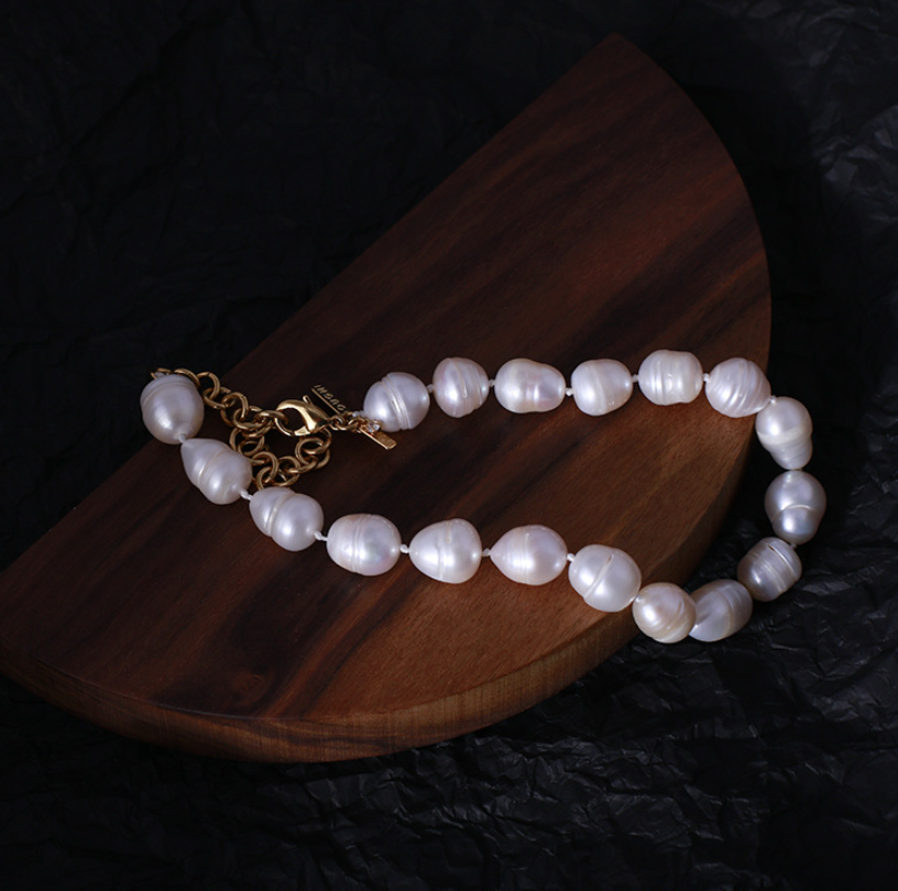 Pearl Collar Necklace