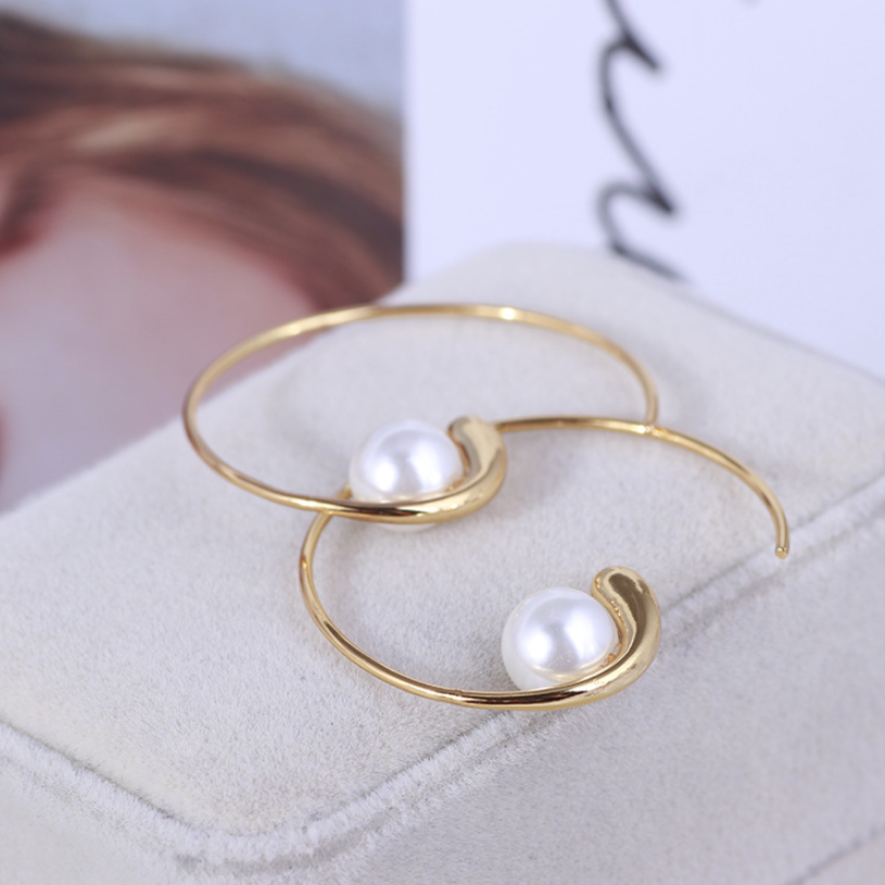 Rupert's Tears C Shape Earrings with Pearl