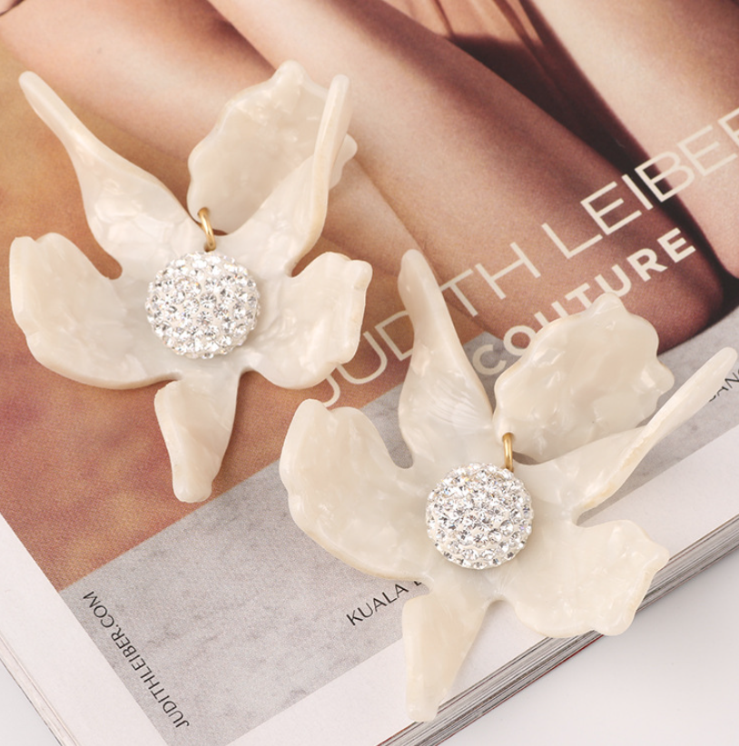 Resin Lily Earrings White